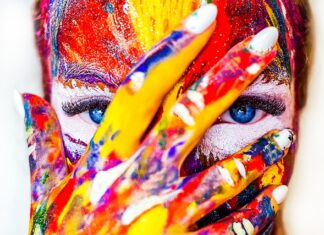 Kiedy zdejmujemy nakrycie głowy?