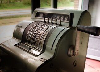 Jak sprawdzić czy waga jubilerską dobrze waży?