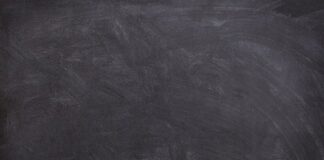 Z czym łączyć czarną marynarkę?