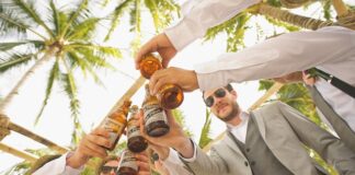 Jaki żakiet do sukienki butelkowa zieleń? Jaki żakiet do sukienki butelkowa zieleń?